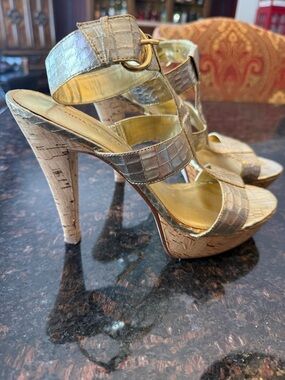 Chinese Laundry Metallic Gold Croc-Embossed Cork Platform Heels